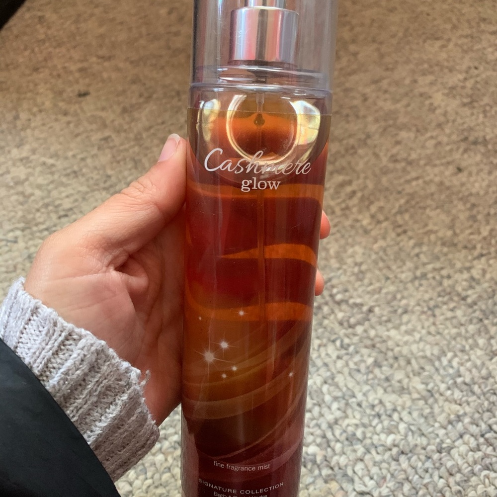 BRAND NEW CASHMERE GLOW SCENT